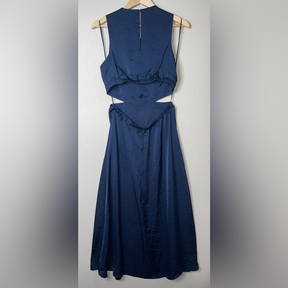 Aritzia Babaton Cella Satin Cutout Dress Satin fit-and-flare maxi dress MED NWT - Picture 5 of 9
